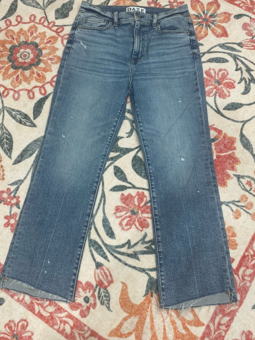 Women's DAZE size 28 Light-Medium Blue Straight-Leg Jeans NWOT